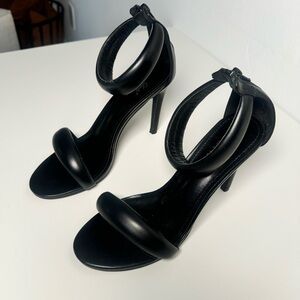 Acelyn Single Ankle Strap High Heels in Black Size 7.5